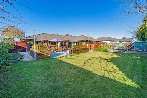 Photo of property in 18 Coolspring Way, Redwood, Christchurch, 8051