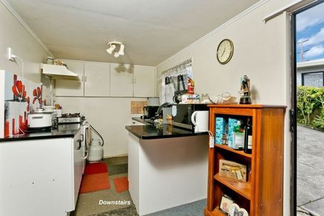 Photo of property in 80 Totaravale Drive, Totara Vale, Auckland, 0629