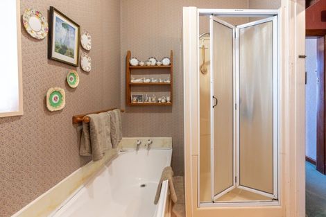 Photo of property in 6 Waterloo Street, Dannevirke, 4930