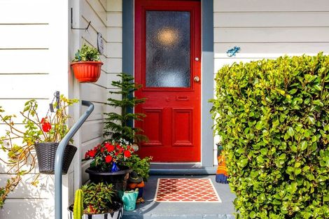 Photo of property in 49 Egmont Street, Hawera, 4610