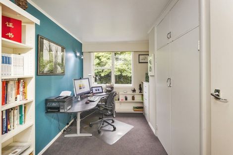 Photo of property in 10 Edwards Place, Terrace End, Palmerston North, 4410