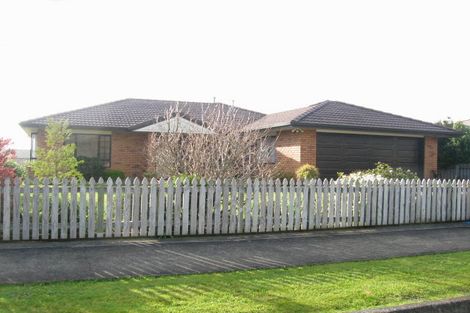 Photo of property in 143 Summerhill Drive, Fitzherbert, Palmerston North, 4410