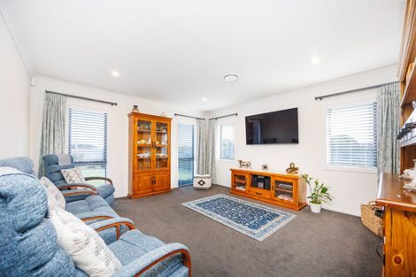 Photo of property in 1 Kanzan Grove, Feilding, 4702