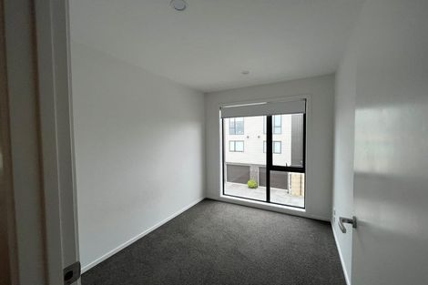 Photo of property in 4/504 Don Buck Road, Massey, Auckland, 0614