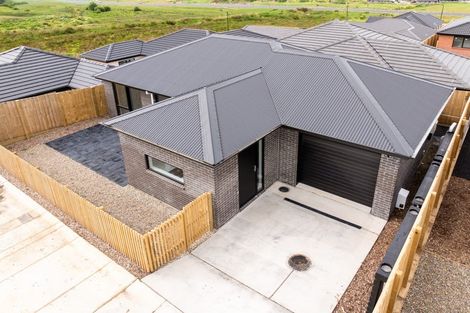 Photo of property in 26 Waruhia Crescent, Rototuna North, 3210
