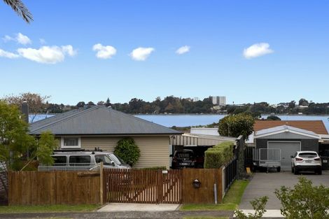 Photo of property in 140 Kingswood Road, Brookfield, Tauranga, 3110
