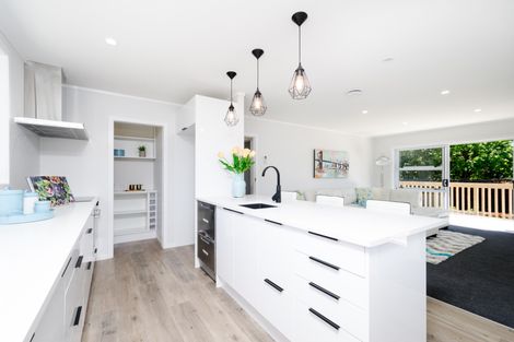 Photo of property in 16a Tapu Road, Huapai, Kumeu, 0810