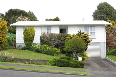 Photo of property in 107 Riversdale Drive, Merrilands, New Plymouth, 4312
