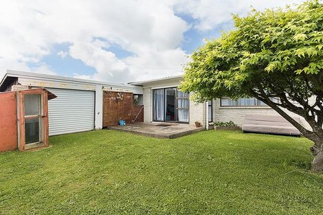 Photo of property in 102 Racecourse Road, Waiuku, 2123