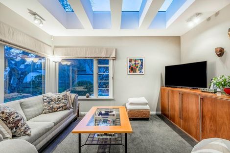 Photo of property in 33 Cheviot Road, Lowry Bay, Lower Hutt, 5013