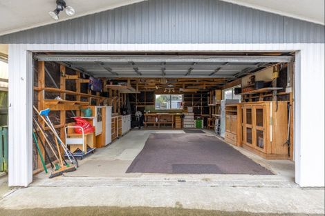 Photo of property in 19 Dunk Place, Milson, Palmerston North, 4414