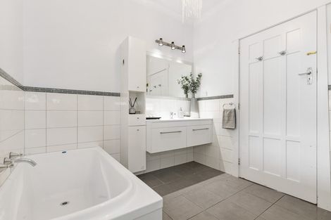 Photo of property in 4 Murray Street, Maeroa, Hamilton, 3200