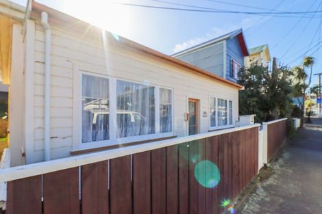 Photo of property in 28 Luxford Street, Berhampore, Wellington, 6023