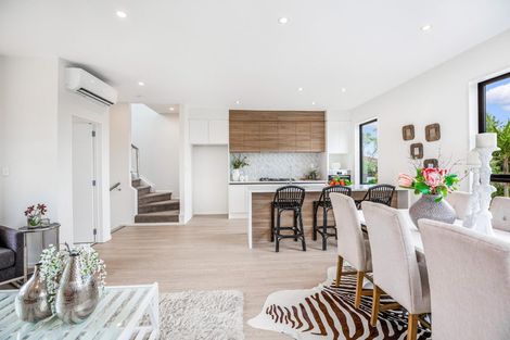 Photo of property in 16a Sheridan Drive, New Lynn, Auckland, 0600