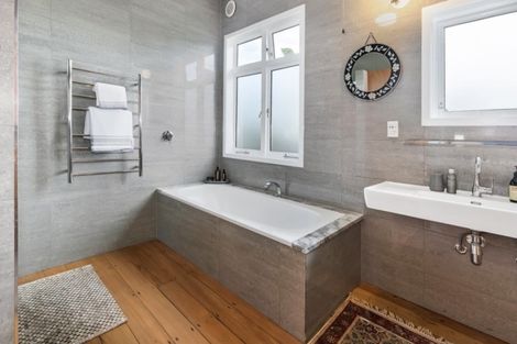 Photo of property in 30 Walker Road, Point Chevalier, Auckland, 1022