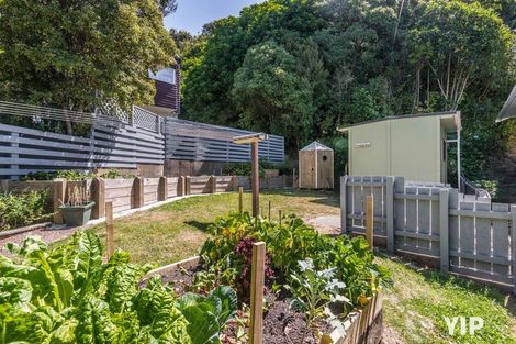 Photo of property in 29 Balliol Drive, Tawa, Wellington, 5028