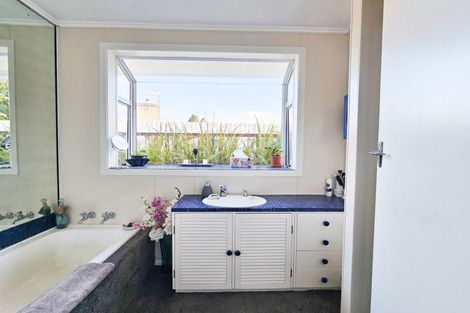 Photo of property in 19 Skerman Street, Marton, 4710