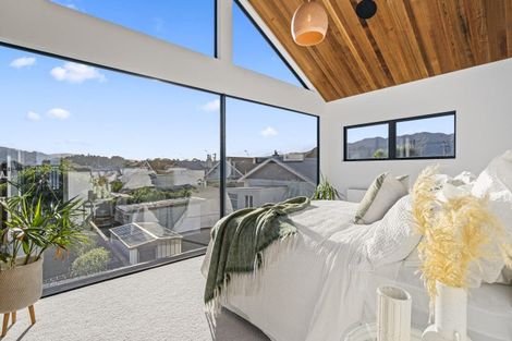 Photo of property in 239 The Esplanade, Petone, Lower Hutt, 5012