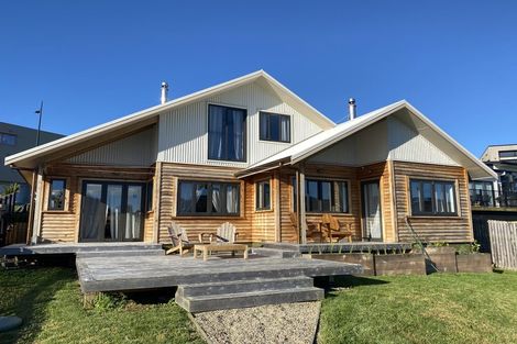 Photo of property in 10 Pekapeka Street, Raglan, 3225