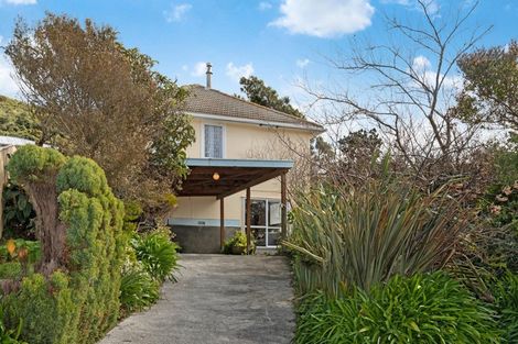 Photo of property in 6 Aparangi Crescent, Elsdon, Porirua, 5022