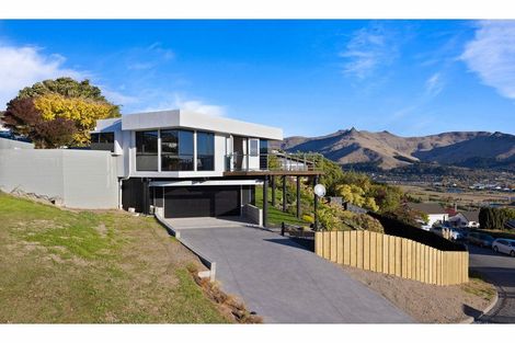 Photo of property in 72 Cannon Hill Crescent, Mount Pleasant, Christchurch, 8081