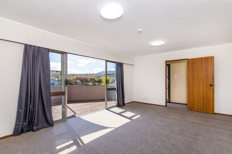 Photo of property in 14 Kempton Place, Richmond Heights, Taupo, 3330