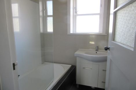 Photo of property in 13 Massey Avenue, Greenlane, Auckland, 1061