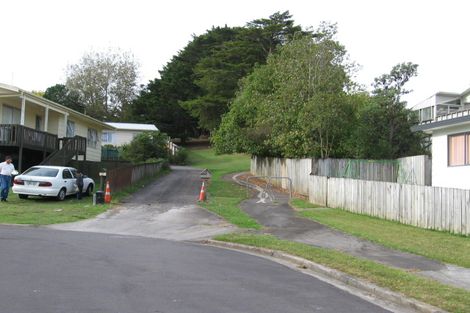 Photo of property in 5 Louise Place, West Harbour, Auckland, 0618