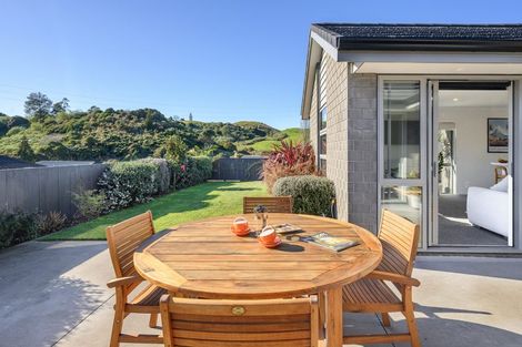 Photo of property in 5 Hayward Place, Ohauiti, Tauranga, 3112