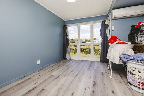 Photo of property in 16 Totara Street, Waiuku, 2123