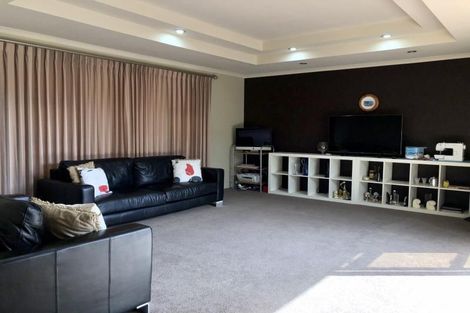 Photo of property in 2 Somerton Drive, Huntington, Hamilton, 3210