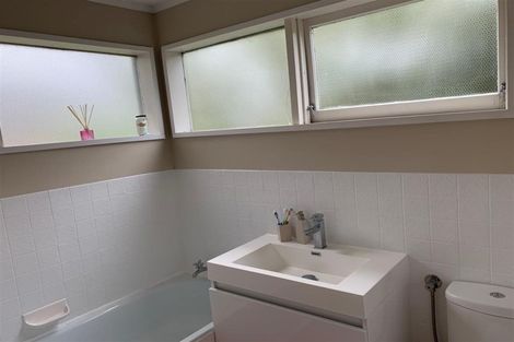 Photo of property in 15 Goddard Grove, Churton Park, Wellington, 6037