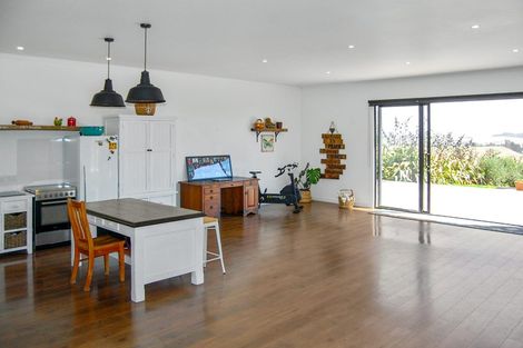 Photo of property in 1470 Oneriri Road, Kaiwaka, 0573