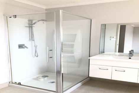 Photo of property in 29 Horizon View Road, Oteha, Auckland, 0632