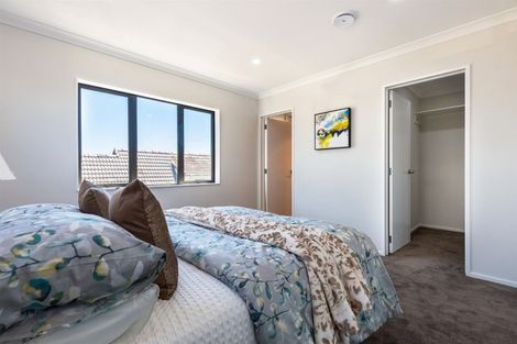 Photo of property in 4225c Great North Road, Glendene, Auckland, 0602