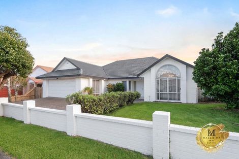 Photo of property in 8 Yarlside Place, Northpark, Auckland, 2013