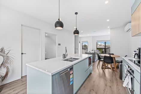 Photo of property in 6/107 Hobsonville Road, West Harbour, Auckland, 0618
