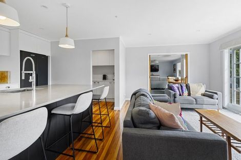 Photo of property in 9 Rona Street, Eastbourne, Lower Hutt, 5013