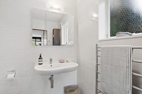 Photo of property in 181 Vaughans Road, Okura, Auckland, 0792