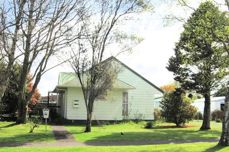 Photo of property in 8 Matthew Place, Kawaha Point, Rotorua, 3010