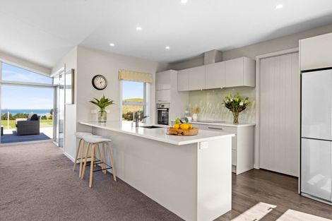 Photo of property in 64 Timoti Road, Waimarama, Havelock North, 4294