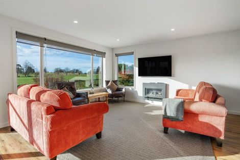 Photo of property in 32 Northview Avenue, Winton, 9720