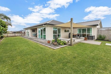 Photo of property in 40 Kowi Lakes Drive, One Tree Point, 0118