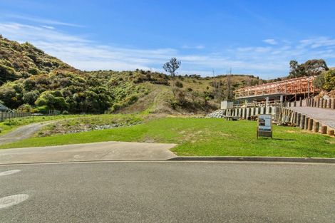 Photo of property in 16 Pohutukawa Place, Pohara, Takaka, 7183