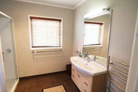 Photo of property in 16 Moray Place, Whiritoa, Whangamata, 3691