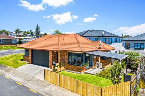 Photo of property in 2 Pantera Way, Hillpark, Auckland, 2102