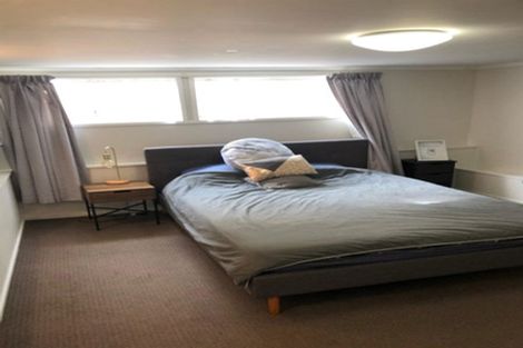 Photo of property in 10 Sylvan Crescent, Te Atatu South, Auckland, 0610