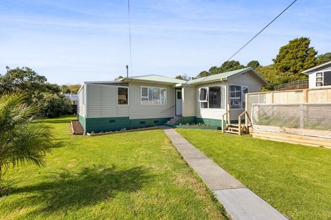 Photo of property in 42 Whakapaki Street, Urenui, 4375