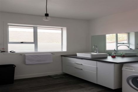 Photo of property in 210 Wairakei Road, Bryndwr, Christchurch, 8053