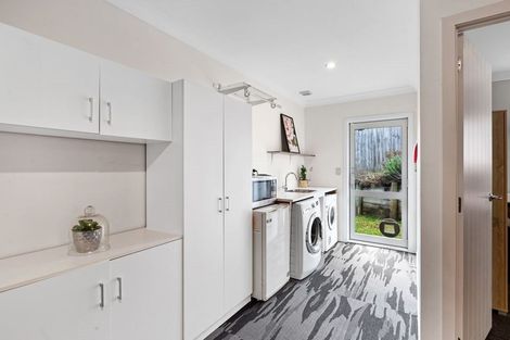 Photo of property in 16 Fern Court, Orewa, 0931